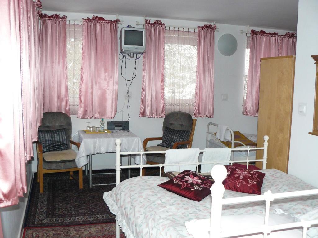 Piaseczno Willa Staropolska Экстерьер фото